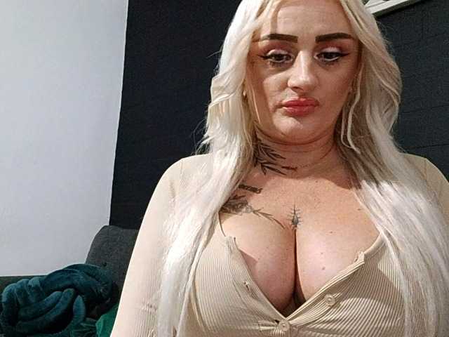 AnastasiaBlond live cam on BongaCams