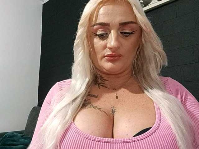 AnastasiaBlond live cam on BongaCams