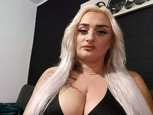 AnastasiaBlond live cam on BongaCams