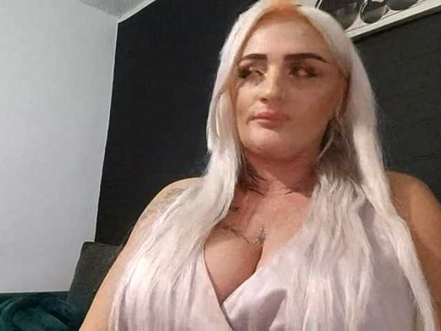 AnastasiaBlond live cam on BongaCams