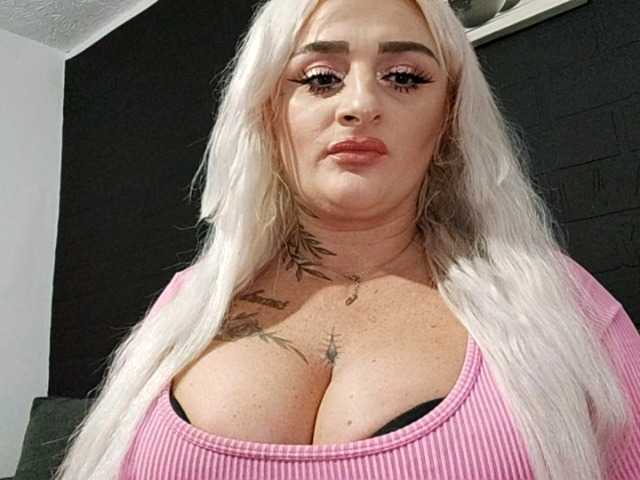 AnastasiaBlond live cam on BongaCams