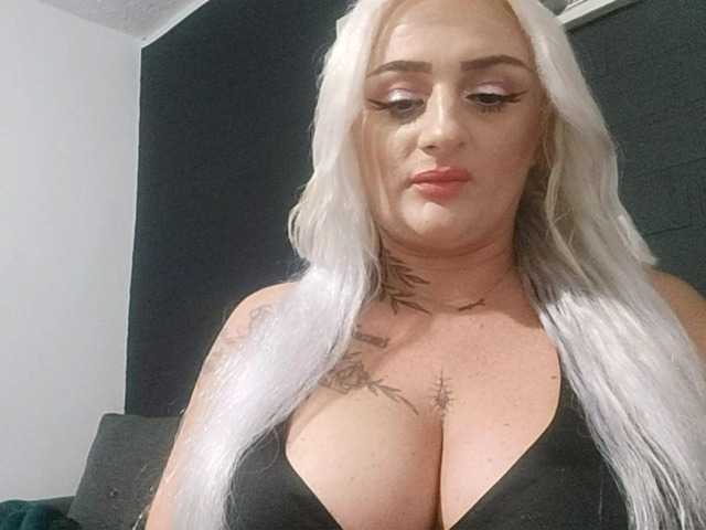 AnastasiaBlond live cam on BongaCams