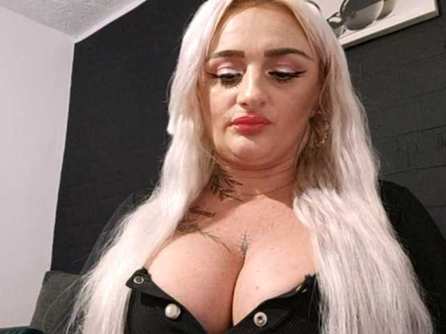 AnastasiaBlond live cam on BongaCams