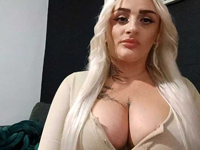 AnastasiaBlond live cam on BongaCams