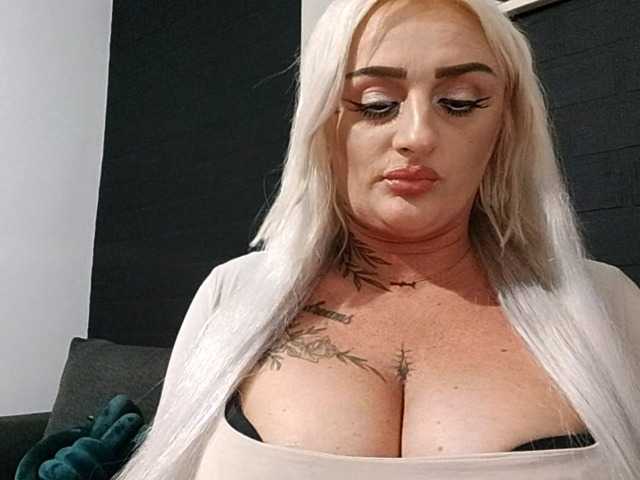 AnastasiaBlond live cam on BongaCams