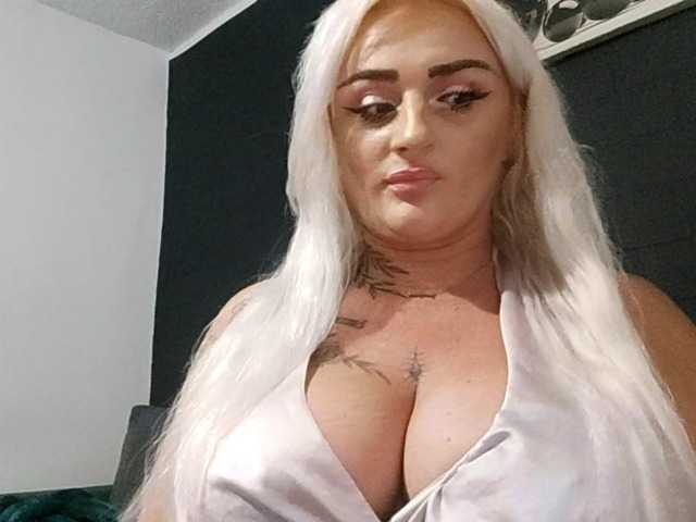AnastasiaBlond live cam on BongaCams