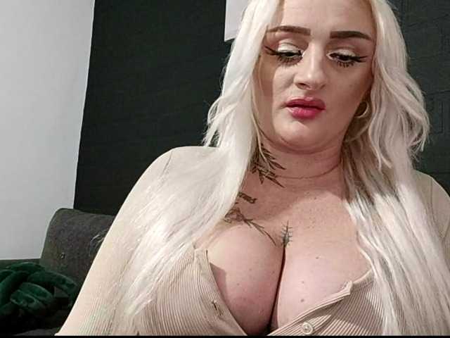 AnastasiaBlond live cam on BongaCams