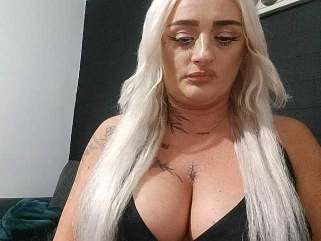 AnastasiaBlond live cam on BongaCams