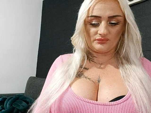 AnastasiaBlond live cam on BongaCams