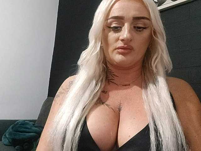 AnastasiaBlond live cam on BongaCams