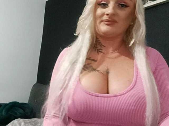 AnastasiaBlond live cam on BongaCams
