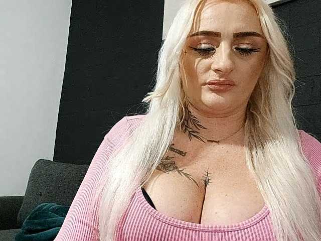 AnastasiaBlond live cam on BongaCams