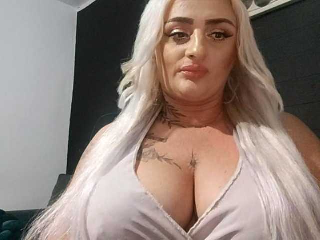 AnastasiaBlond live cam on BongaCams