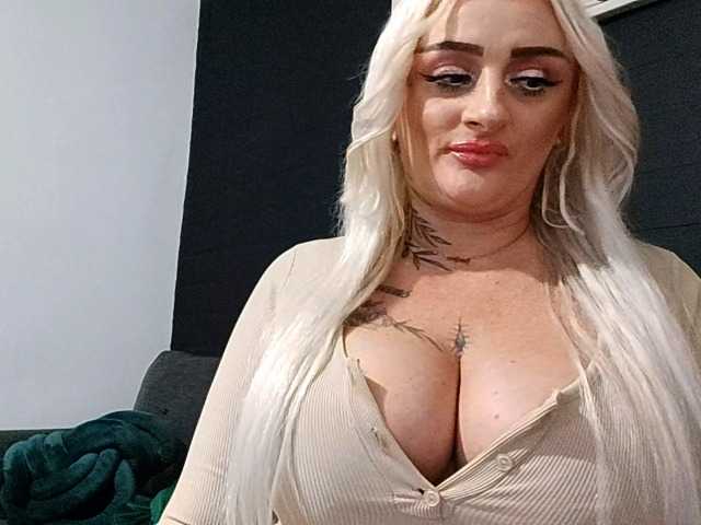 AnastasiaBlond live cam on BongaCams