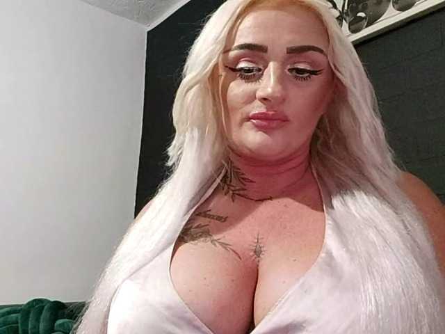 AnastasiaBlond live cam on BongaCams