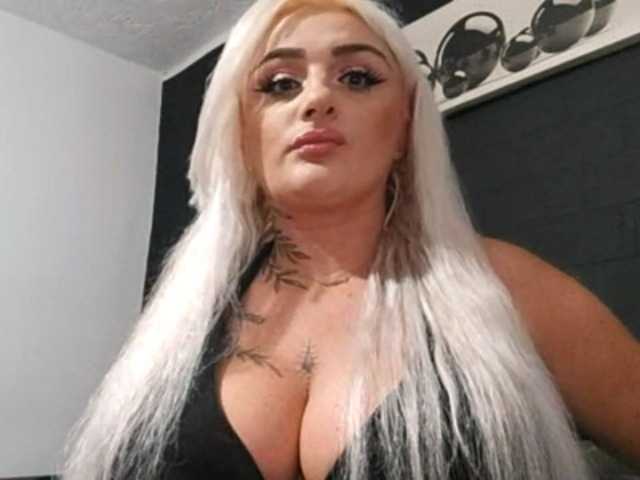 AnastasiaBlond live cam on BongaCams