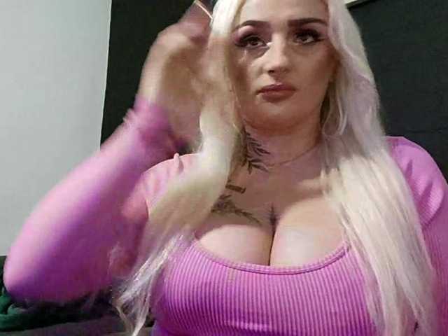 AnastasiaBlond live cam on BongaCams