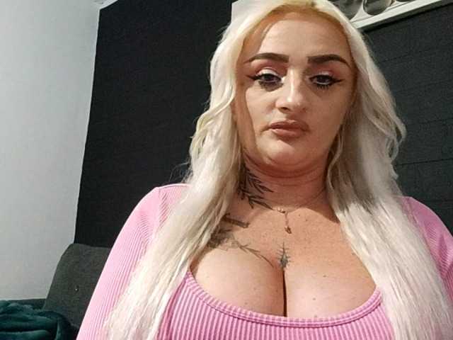 AnastasiaBlond live cam on BongaCams