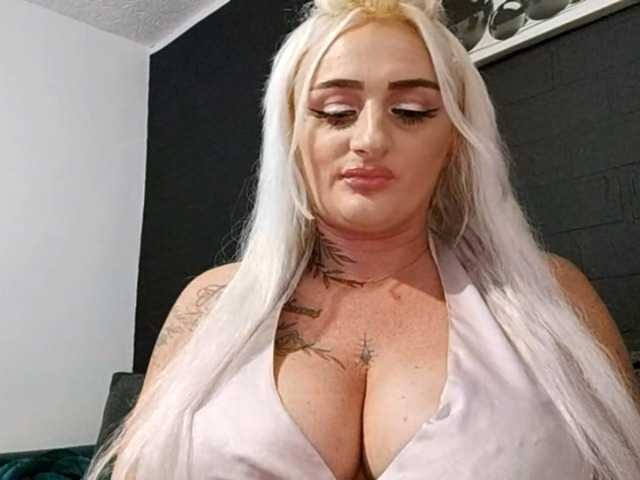 AnastasiaBlond live cam on BongaCams