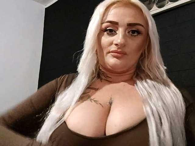 AnastasiaBlond live cam on BongaCams