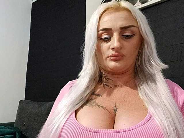 AnastasiaBlond live cam on BongaCams