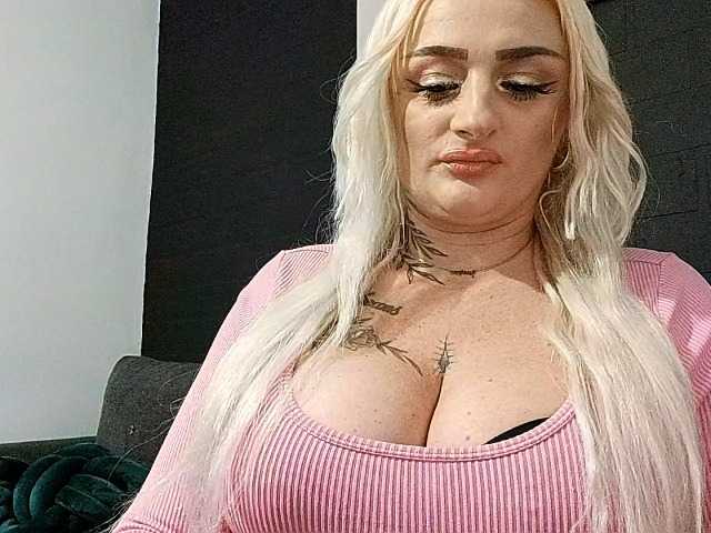 AnastasiaBlond live cam preview