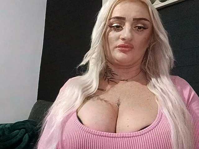 AnastasiaBlond live cam preview