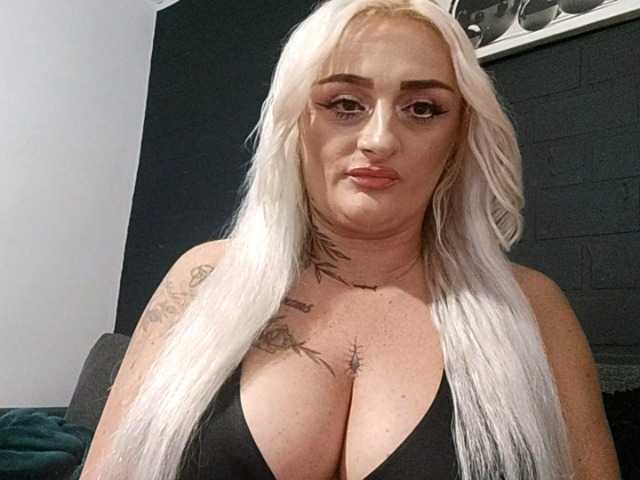 AnastasiaBlond live cam on BongaCams