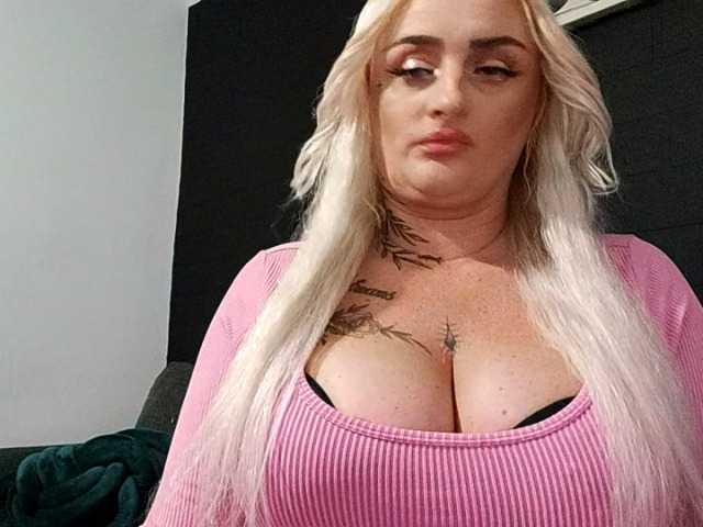 AnastasiaBlond live cam preview