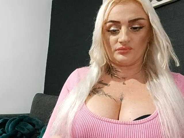 AnastasiaBlond live cam on BongaCams