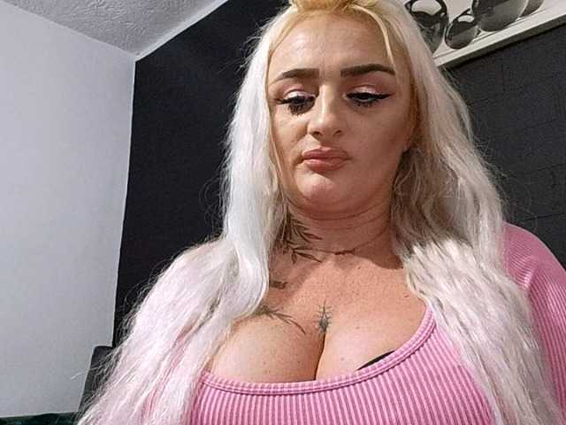 AnastasiaBlond live cam on BongaCams