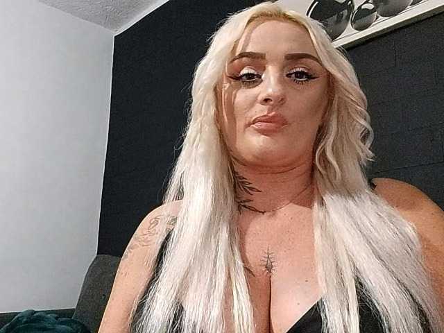 AnastasiaBlond live cam on BongaCams