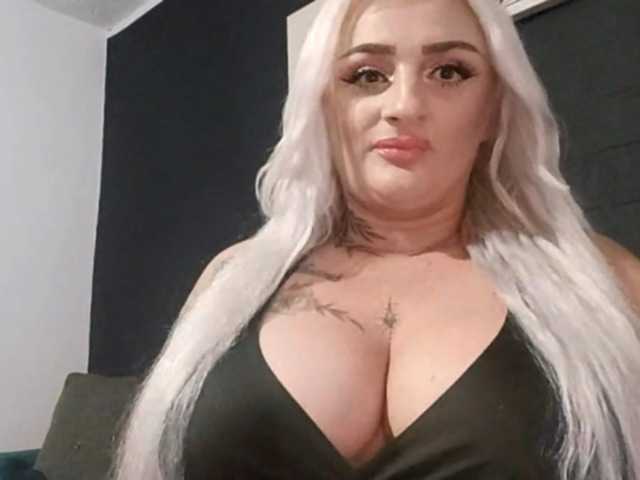 AnastasiaBlond live cam on BongaCams