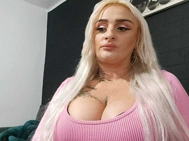 AnastasiaBlond live cam on BongaCams