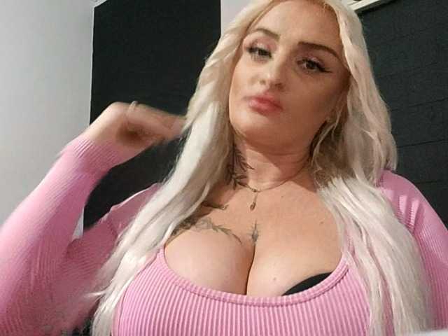 AnastasiaBlond live cam on BongaCams