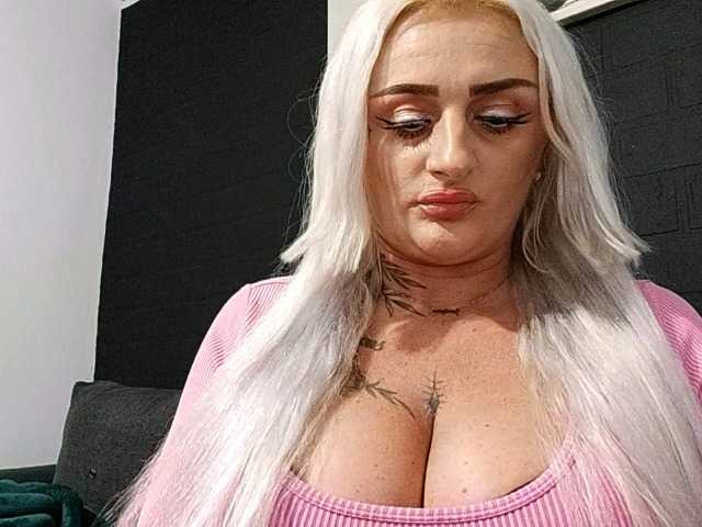 AnastasiaBlond live cam on BongaCams