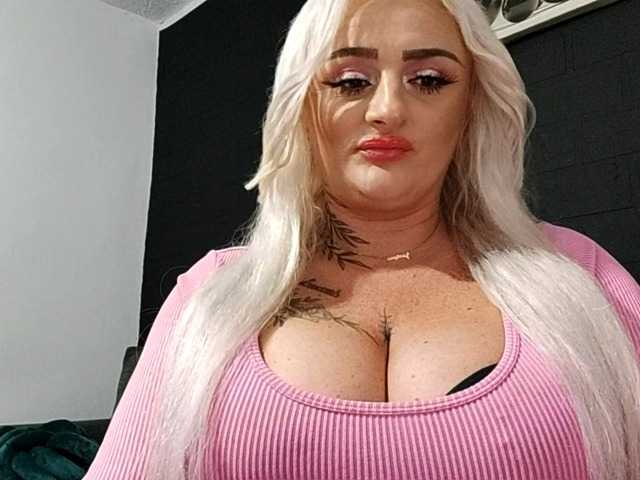 AnastasiaBlond live cam on BongaCams
