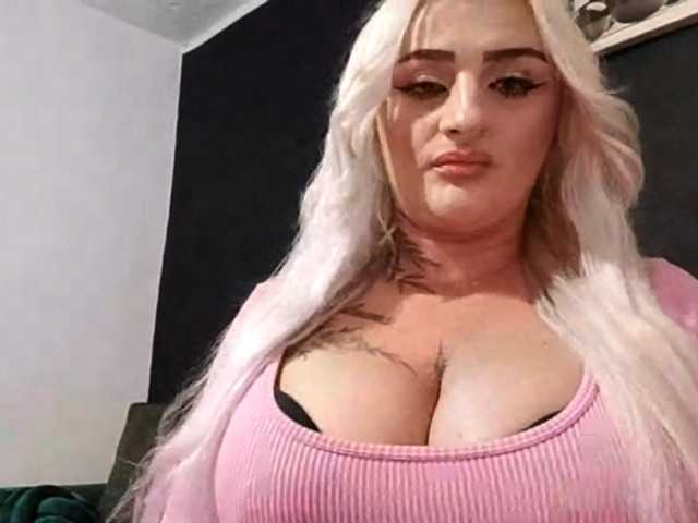AnastasiaBlond live cam on BongaCams