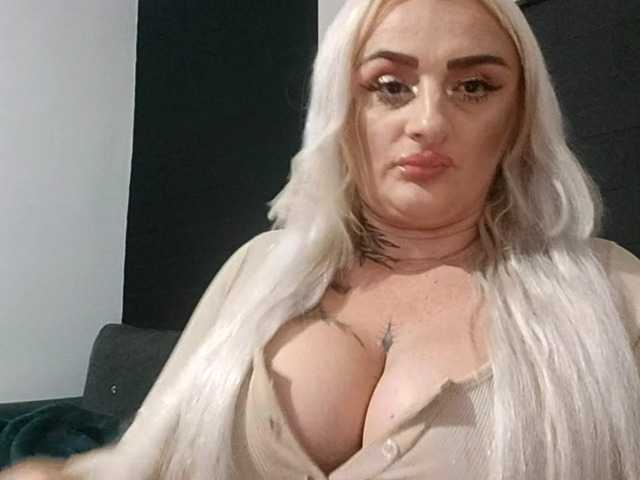 AnastasiaBlond live cam on BongaCams