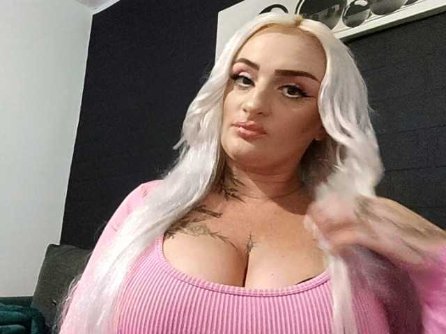 AnastasiaBlond live cam on BongaCams