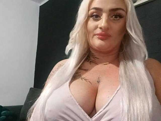 AnastasiaBlond live cam on BongaCams