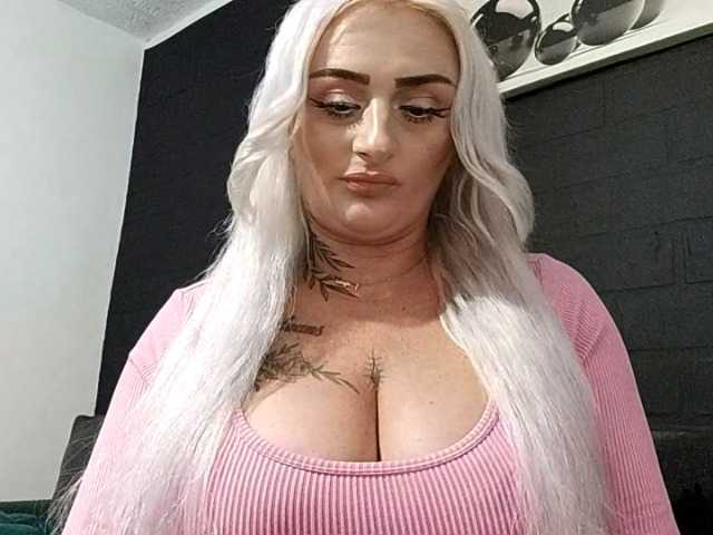 AnastasiaBlond live cam on BongaCams