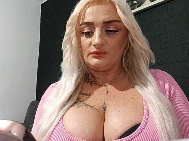 AnastasiaBlond live cam on BongaCams