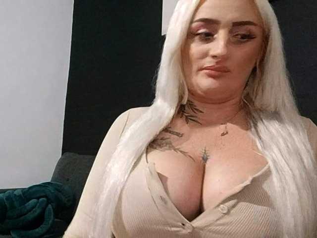 AnastasiaBlond live cam on BongaCams