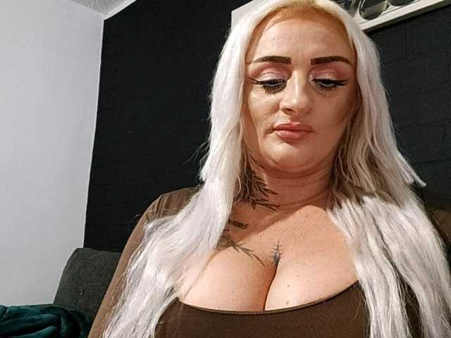 AnastasiaBlond live cam on BongaCams