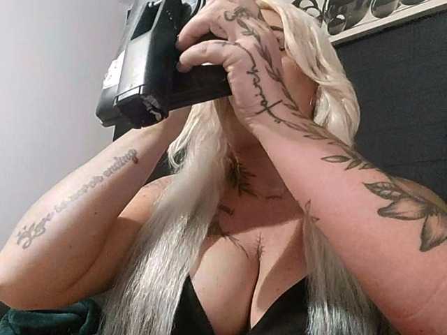 AnastasiaBlond live cam on BongaCams