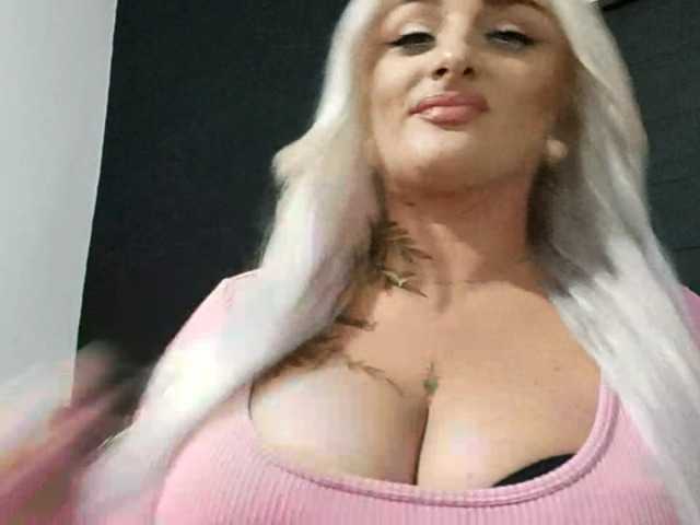 AnastasiaBlond live cam on BongaCams