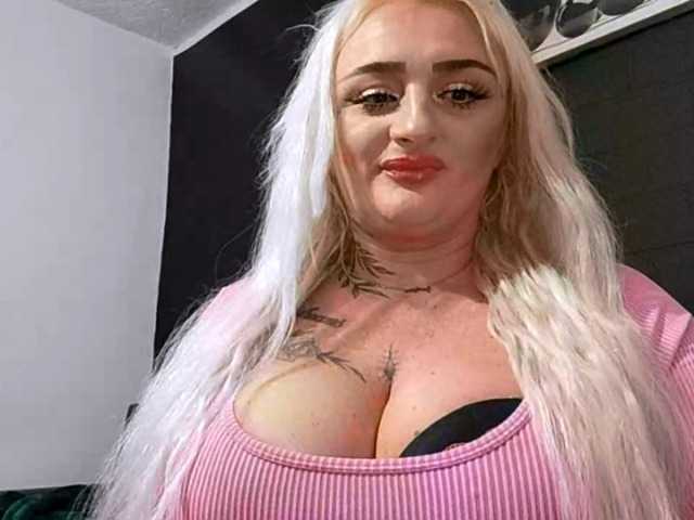 AnastasiaBlond live cam on BongaCams