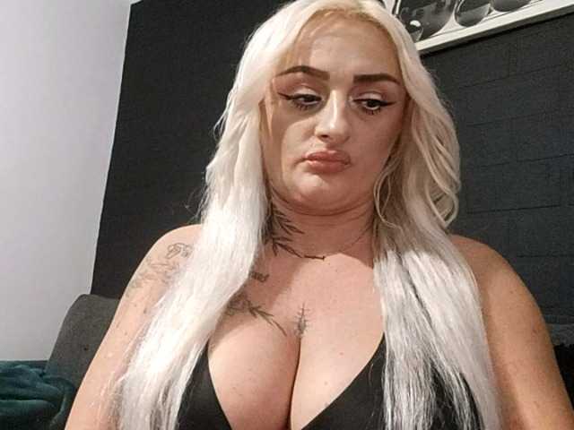 AnastasiaBlond live cam on BongaCams
