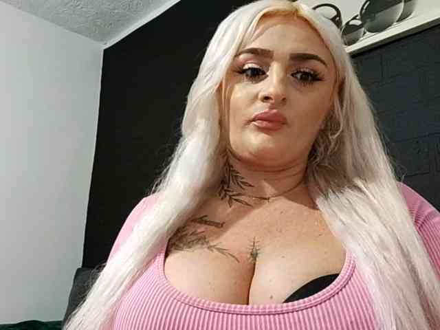 Model: AnastasiaBlond